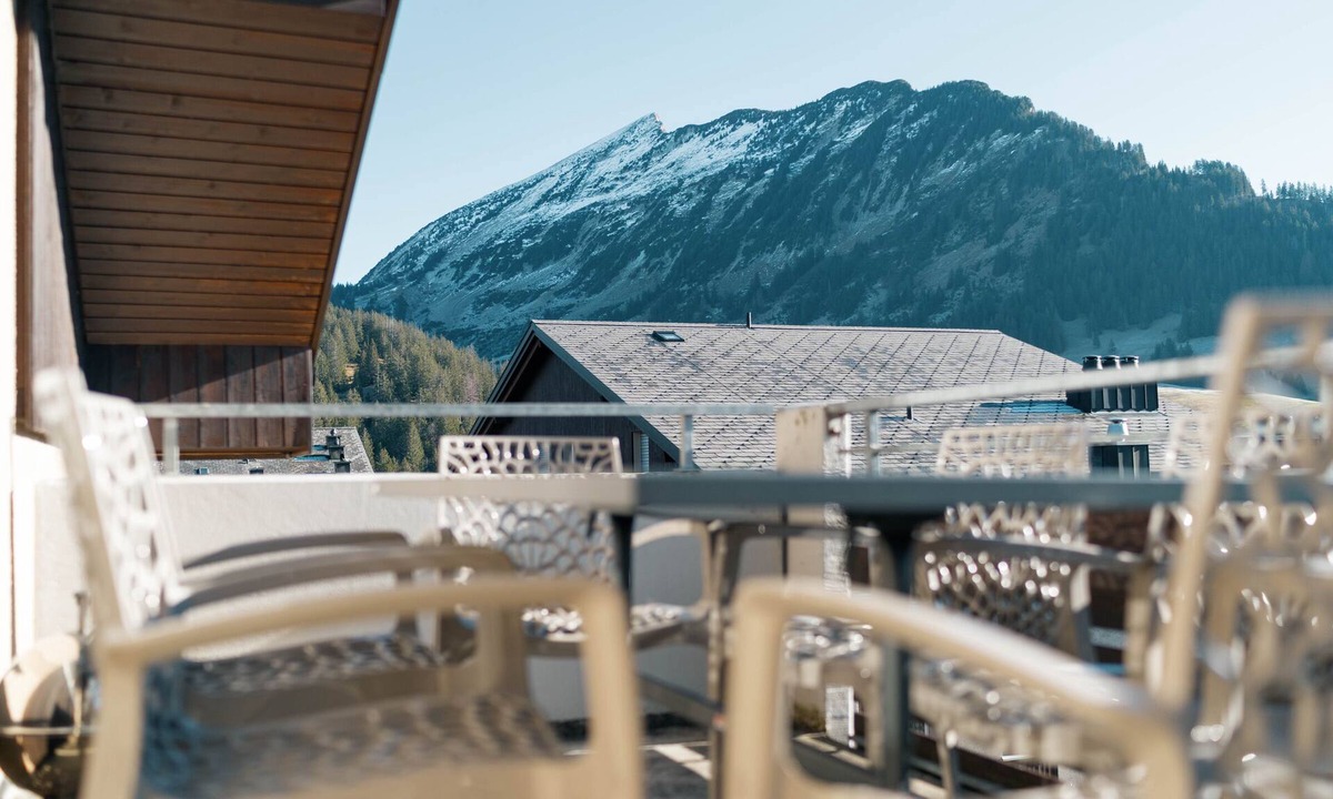 Mitloedi Apartment | "Experience Luxury and Relaxation at Apartment zum Leist in Amden!"
