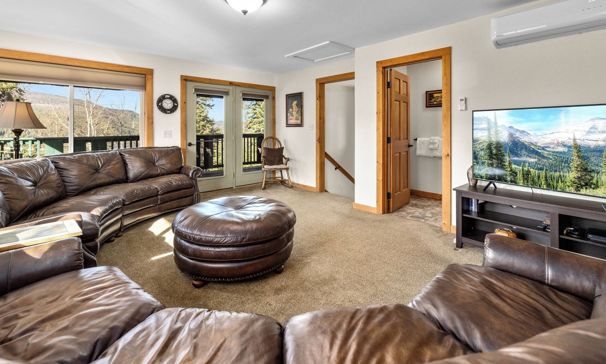 Bigfork Resort | Experience Montana Cabins - 9 homes on 15 acres