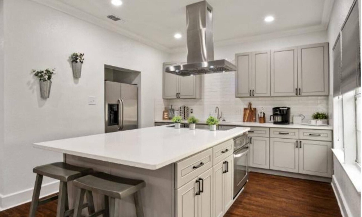 Highland Park House | Experience Serenity in a 4BR 3BA Downtown Home