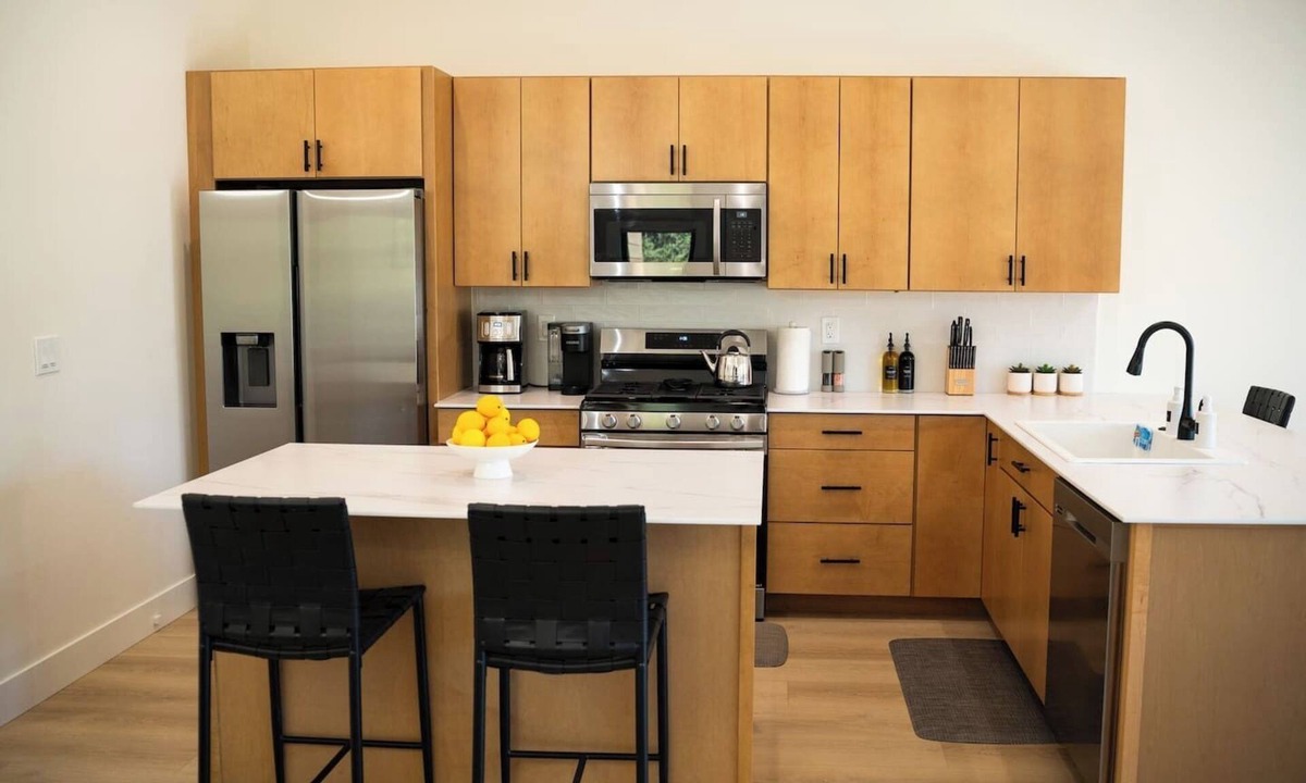 Lakeside House | Experience Simple Montana Luxury (Cottage #2)