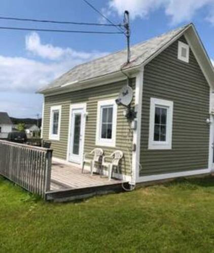 Twillingate House | Experience Tranquility Cricket Field Offers Charming Retreat in Twillingatate