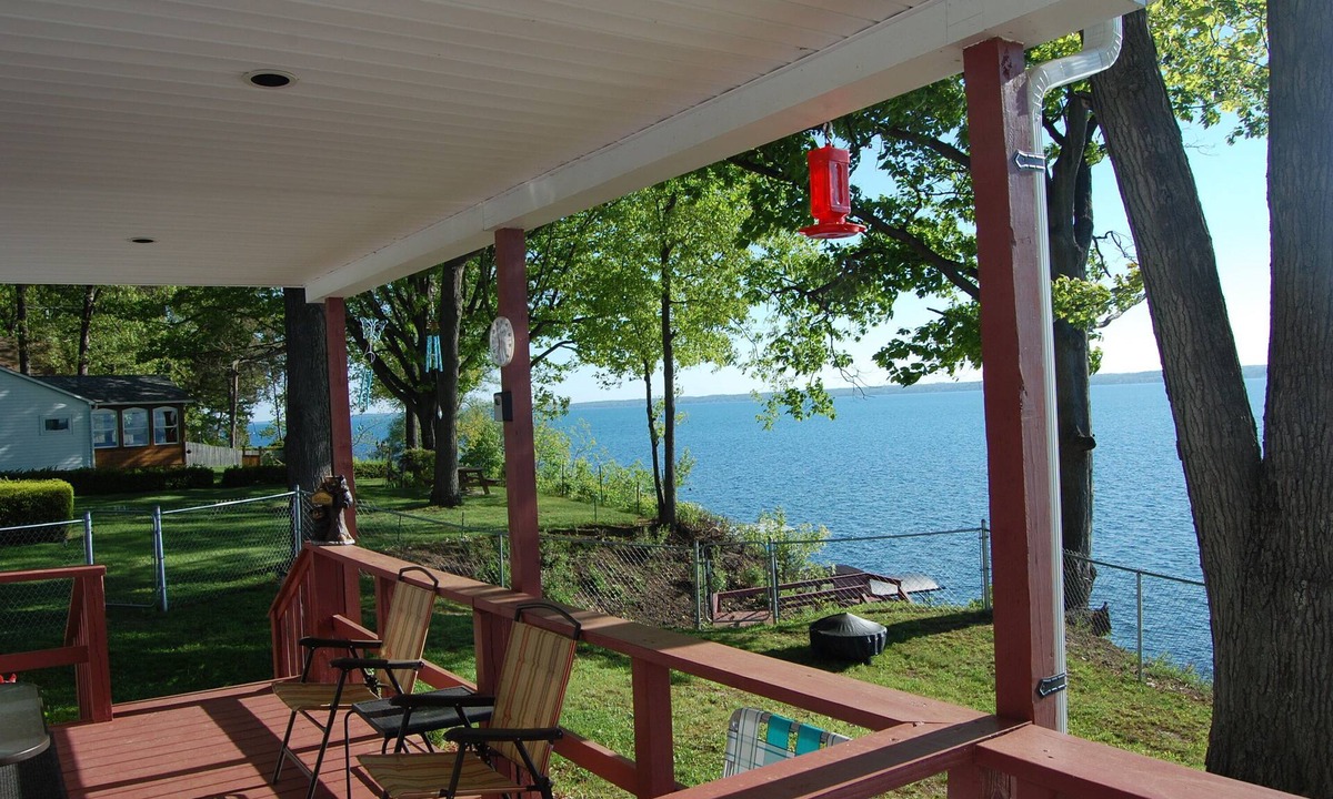 Town of Torrey Cottage | Experience wine country magic with several wineries nearby and memorable tasting
