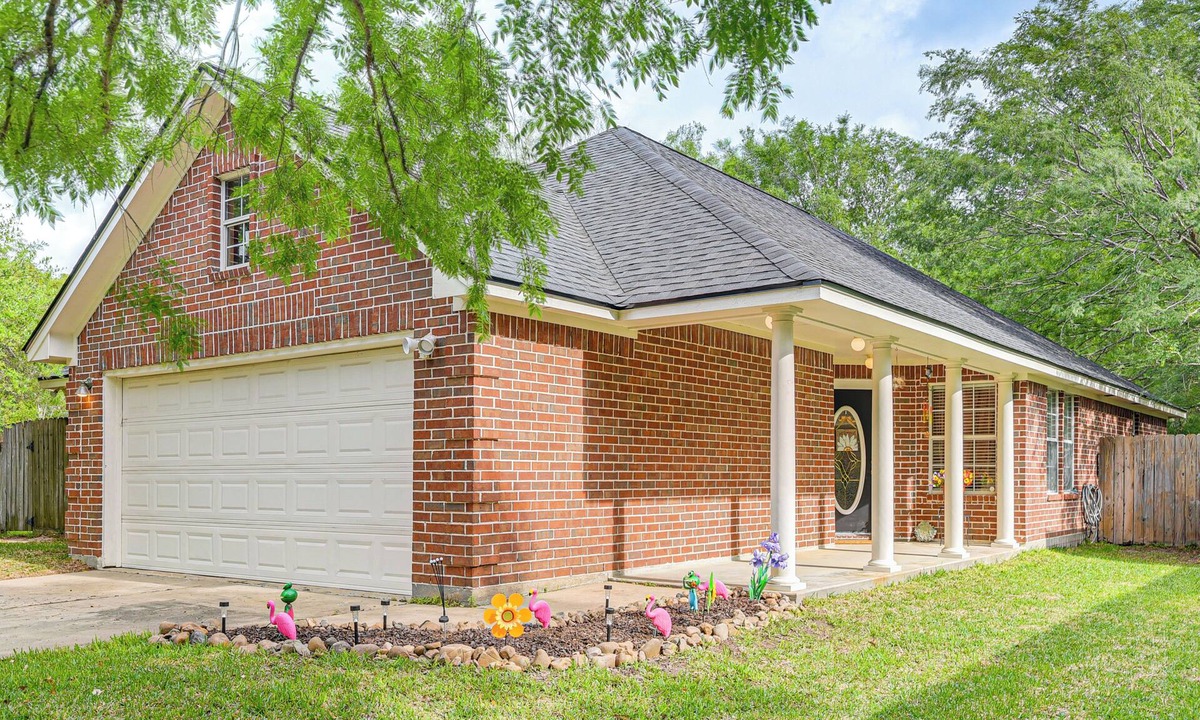 Alvin House | Explore Alvin! Charming Home Near College & Dtwn