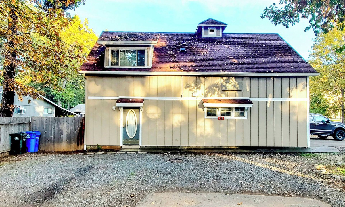 Cave Junction Apartment | Explore Caves & Coast! Family-Friendly Oregon Stay