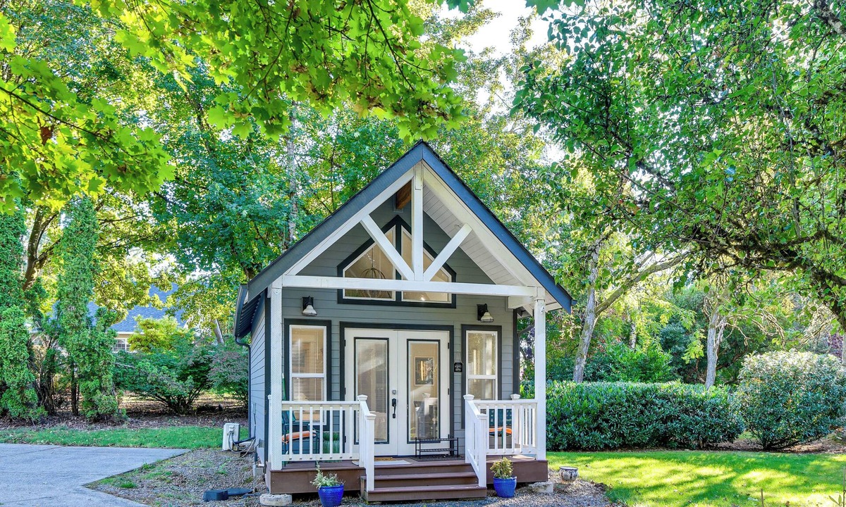 Camas Apartment | Explore Columbia Gorge: Quiet Camas Studio!