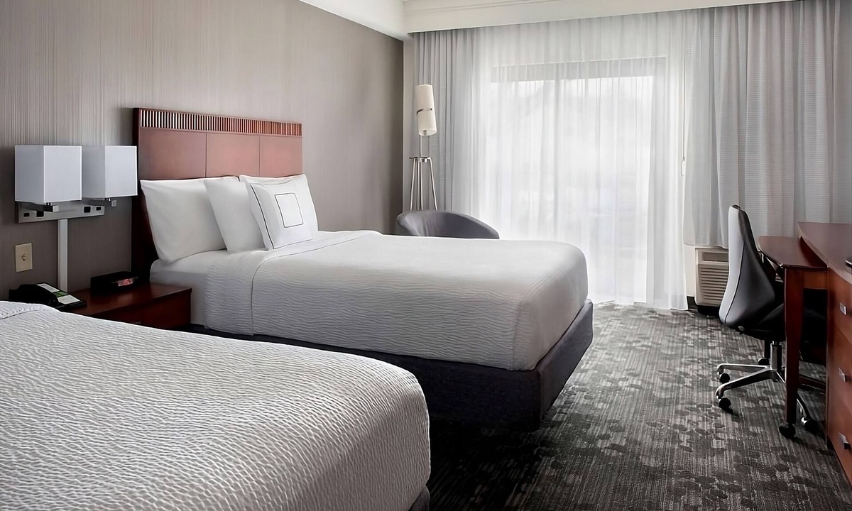 Milford Hotel | Explore Downtown Boston! Three 1BR Suite, Pets Are Allowed, Indoor Pool!