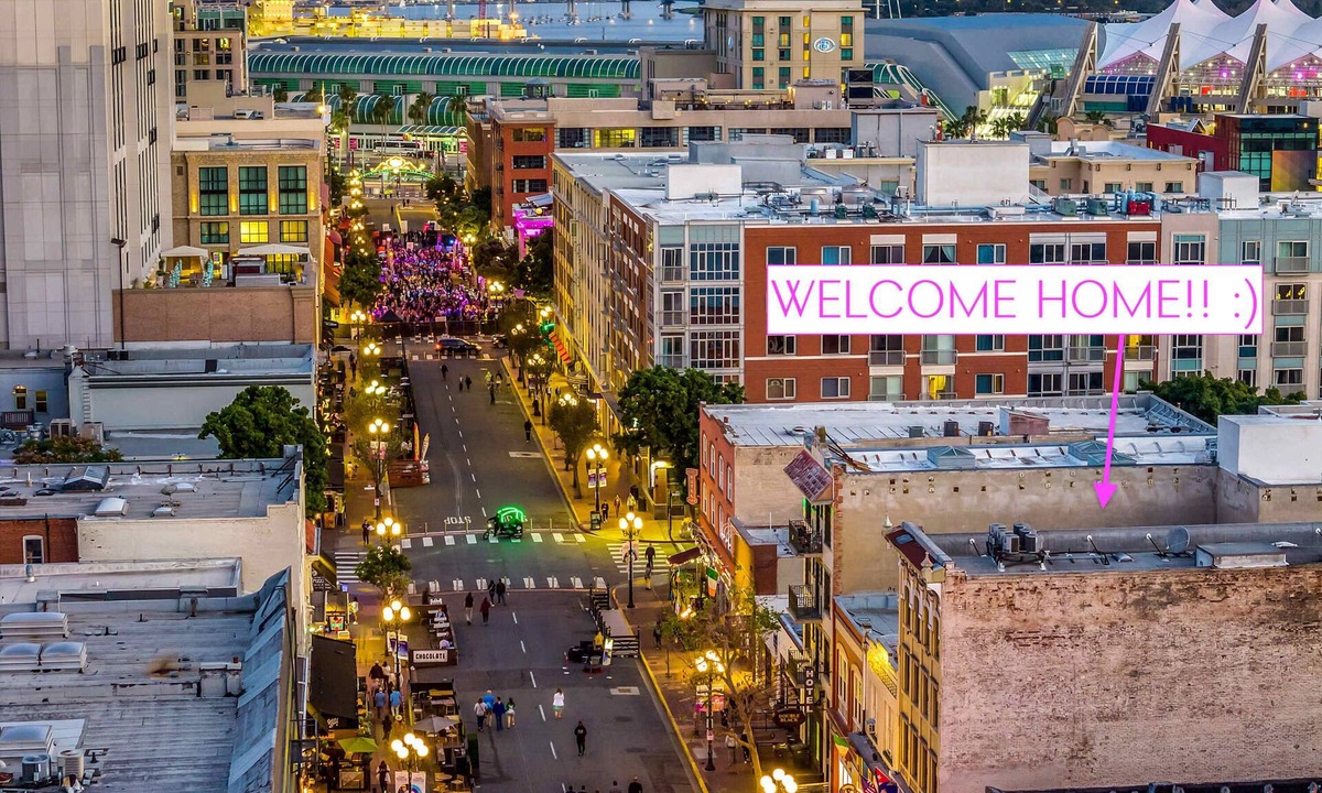 Gaslamp Quarter Apartment | Explore Gaslamp from Chic APT + Kitchen | Sleeps 5
