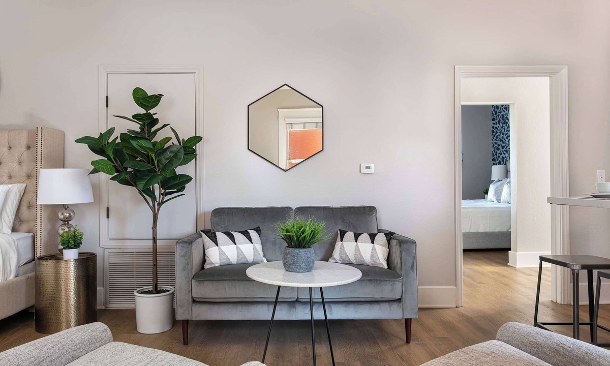 Gaslamp Quarter Bed & Breakfast | Explore Gaslamp in this Trendy 2BR | Sleeps 5!