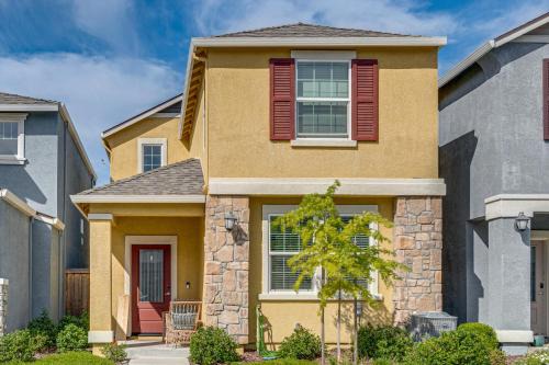 West Sacramento House | Explore, Shop & Relax! Getaway in West Sacramento