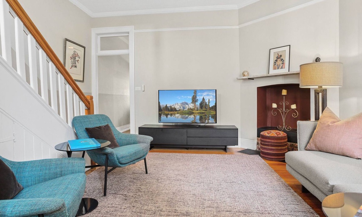The Rocks Apartment | Explore Sydney from a convenient 3 Bedroom Unit