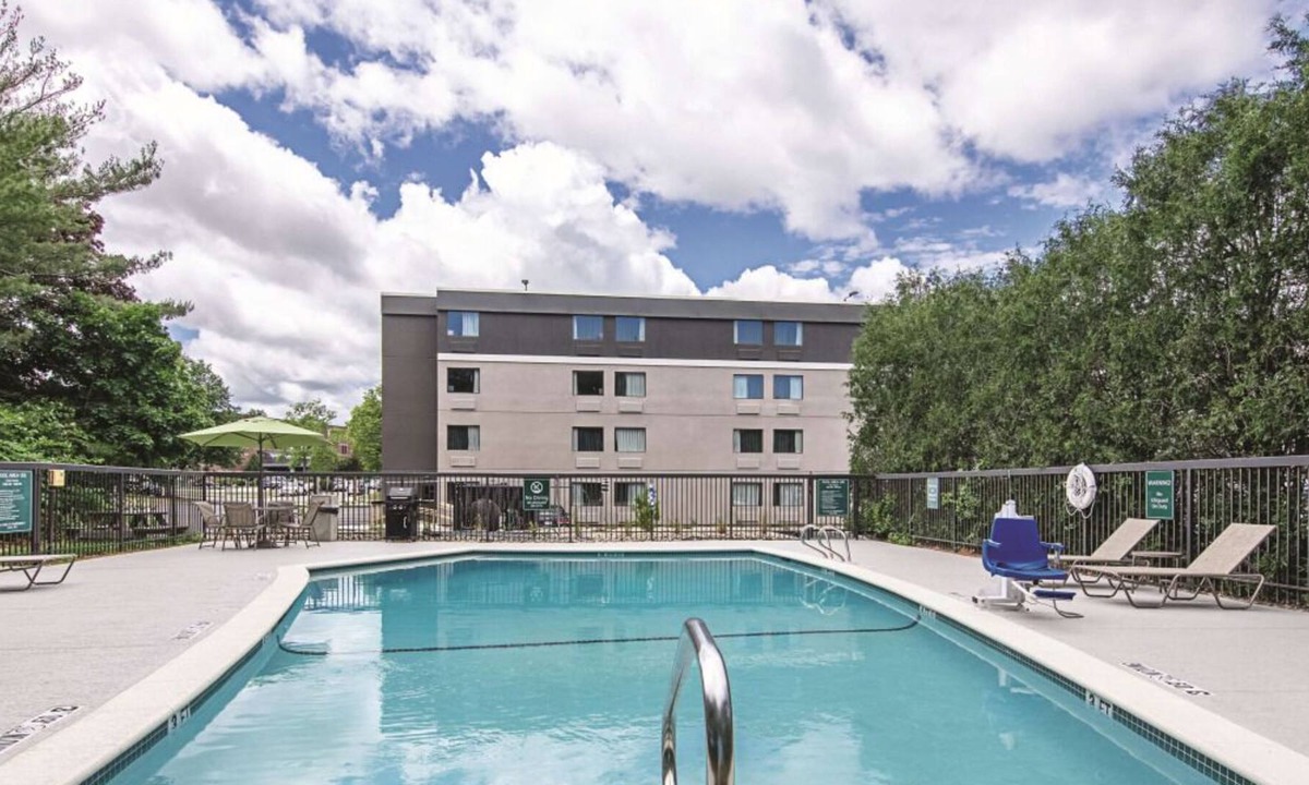 Portland House | Explore The Best Of Portland! 3 Pet-friendly Hotel Units, Free Breakfast!