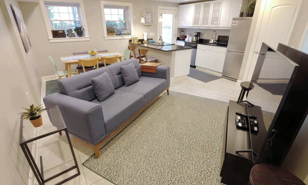 Stanton Park Apartment | Explorers Paradise Walk to Capitol!