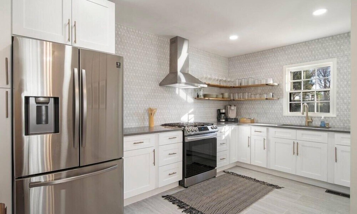 Tulsa House | EXPO's Cheerful 4-Bed w/Firepit Cherry St, UticaSq