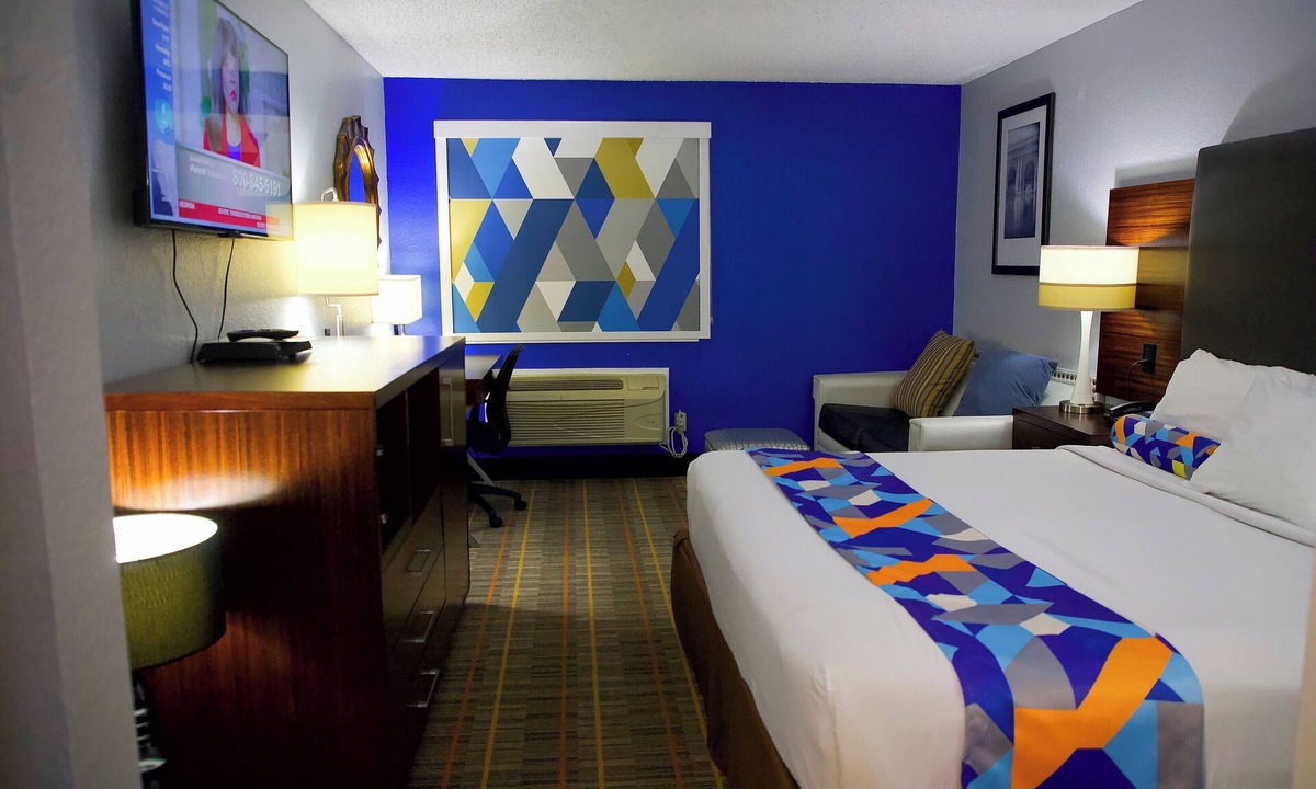 Parsons Hotel | Express Inn Parsons