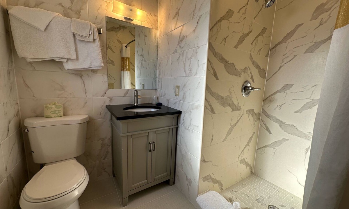 West Springfield Hotel | Express Inn