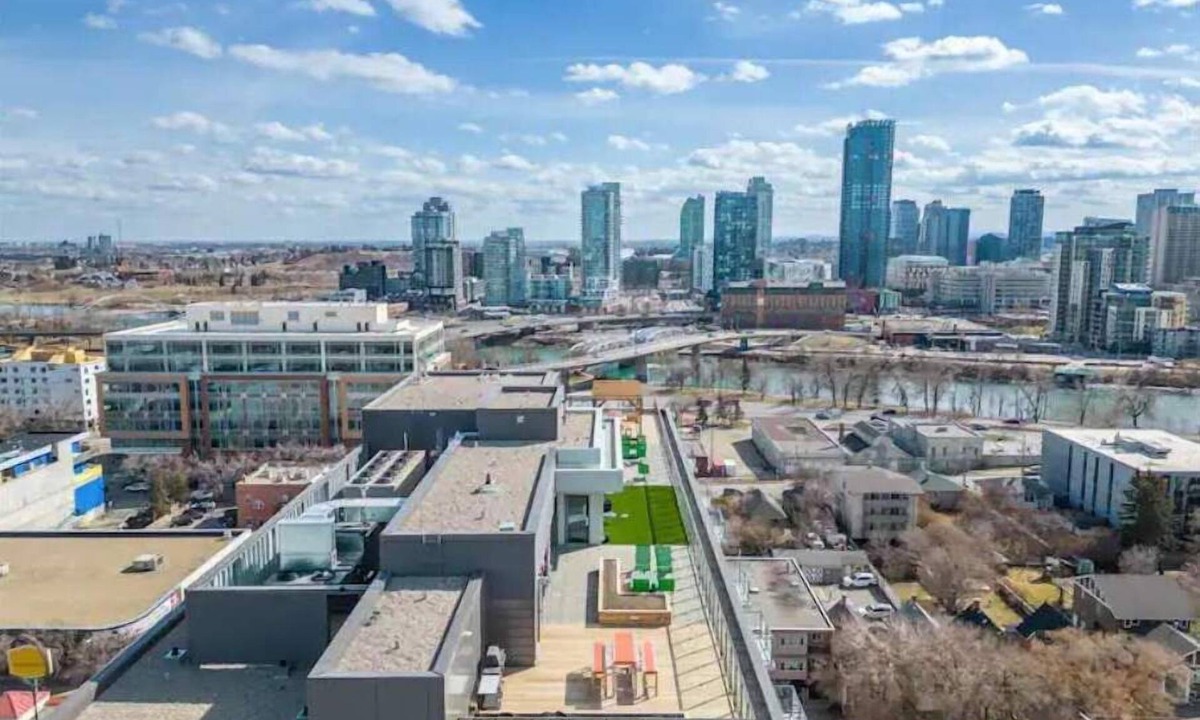 Crescent Heights Apartment | Exquisite 2 Bed Condo near DT Core W/Free Parking