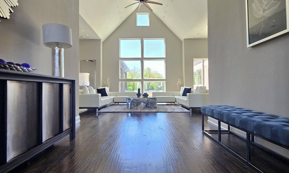 Lucas House | Exquisite 6000 Sqft home with 5 Bedrooms, 7 Bathrooms, and Lavish Amenities