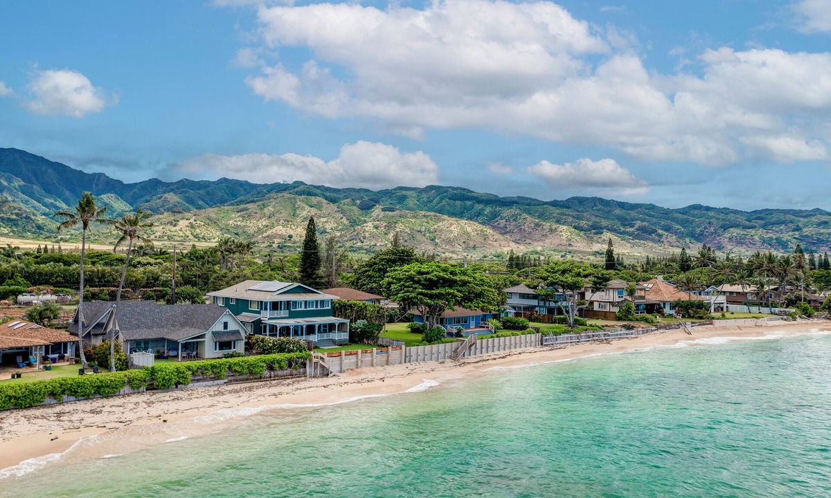 Mokuleia House | Exquisite Bali-Style Beachfront, Two Master Suites