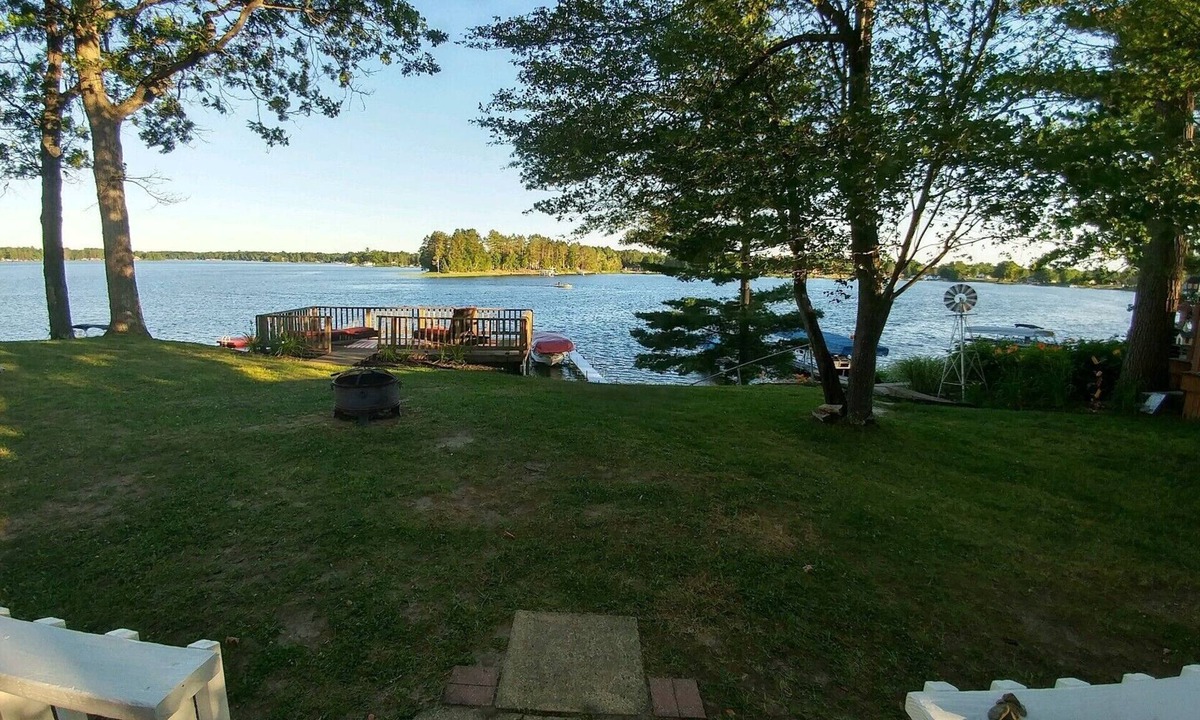 Long Lake House | Exquisite Cabin on Beautiful Long Lake