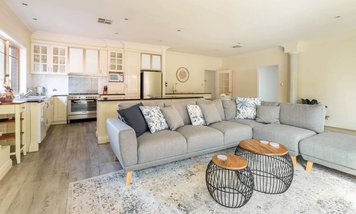 Highbury House | Exquisite, Charming 4BR Family Getaway