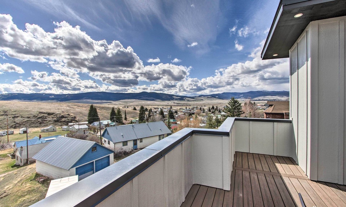 Philipsburg House | Exquisite Discovery Mtn Home w/Sweeping Views!