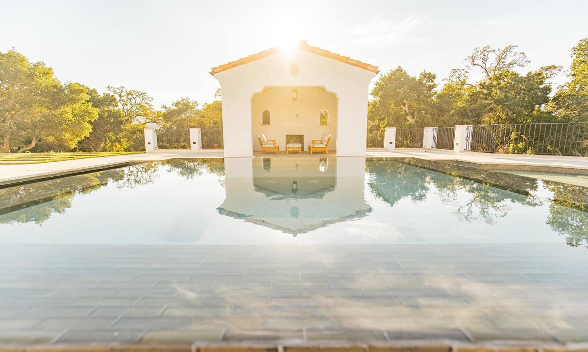 Woodside Villa | Exquisite Estately Villa