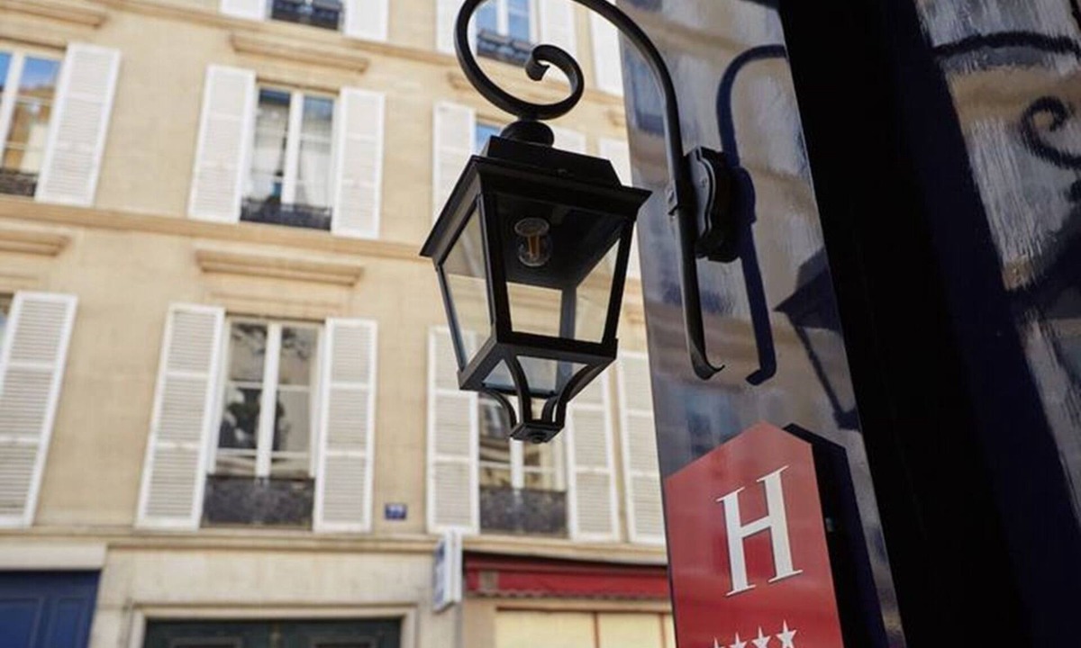 Saint-Thomas-d'Aquin Apartment | Exquisite Luxury et Élégance – St Germain Rue du Bac with Private Garden