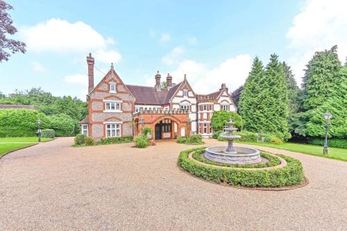 Tadworth Villa | Exquisite Manor House in Surrey Hills