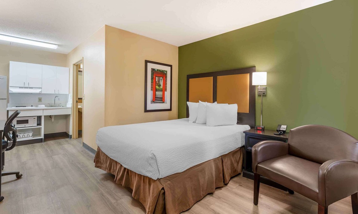 Maryland Heights Hotel | Extended Stay America Select Suites - St. Louis - Westport - E Lackland Rd
