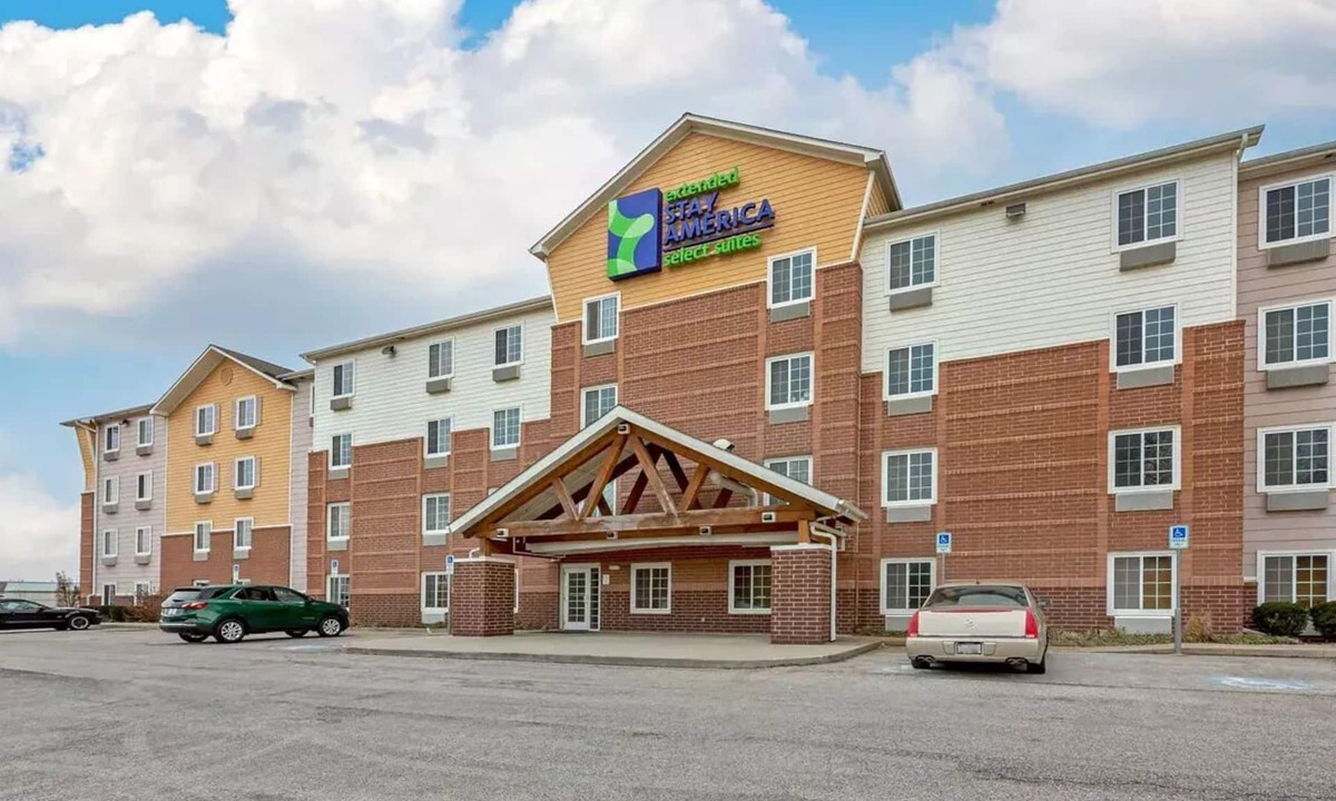 Cleveland Hotel | Extended Stay America Select Suites - Cleveland - Airport