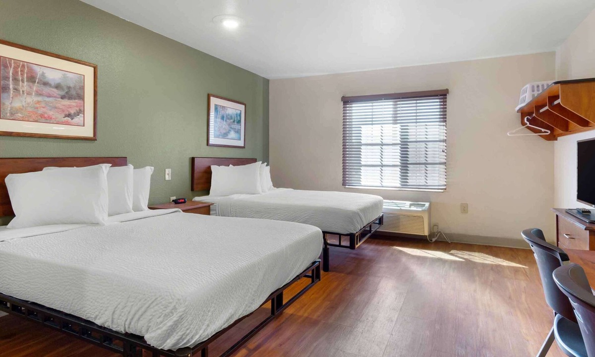 South Kansas City Hotel | Extended Stay America Select Suites - Kansas City - South - I-49