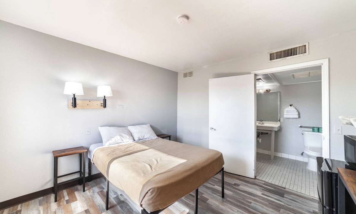Blue Springs Hotel | Extended Stay by Welcome INN