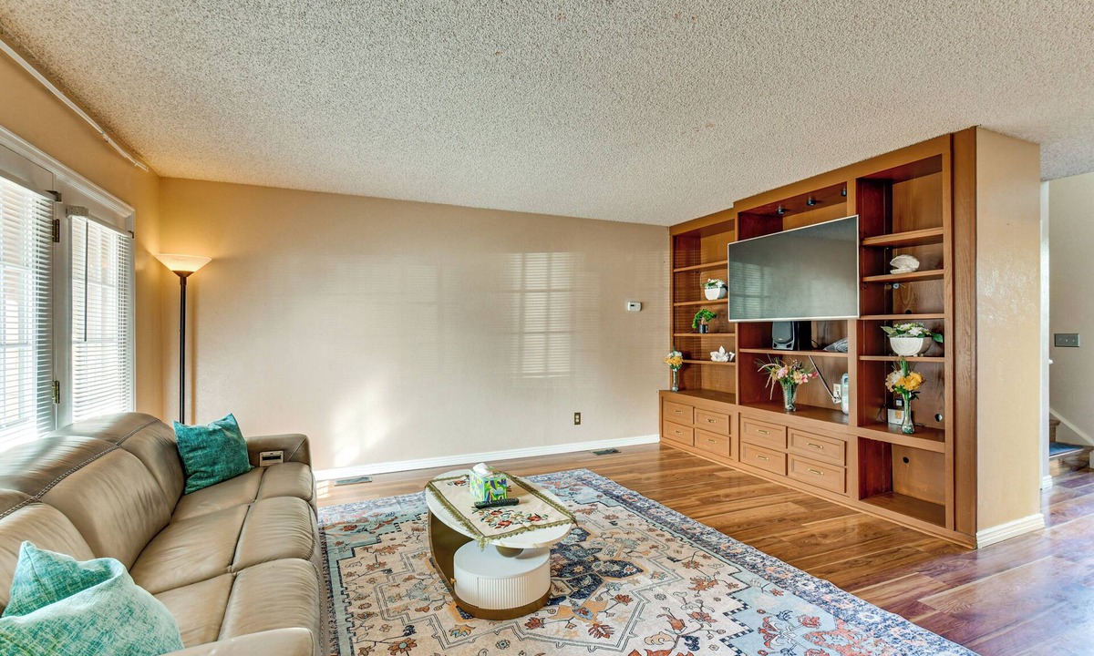 Aurora House | Extended Stay in Denver Area! Pet-Friendly Retreat