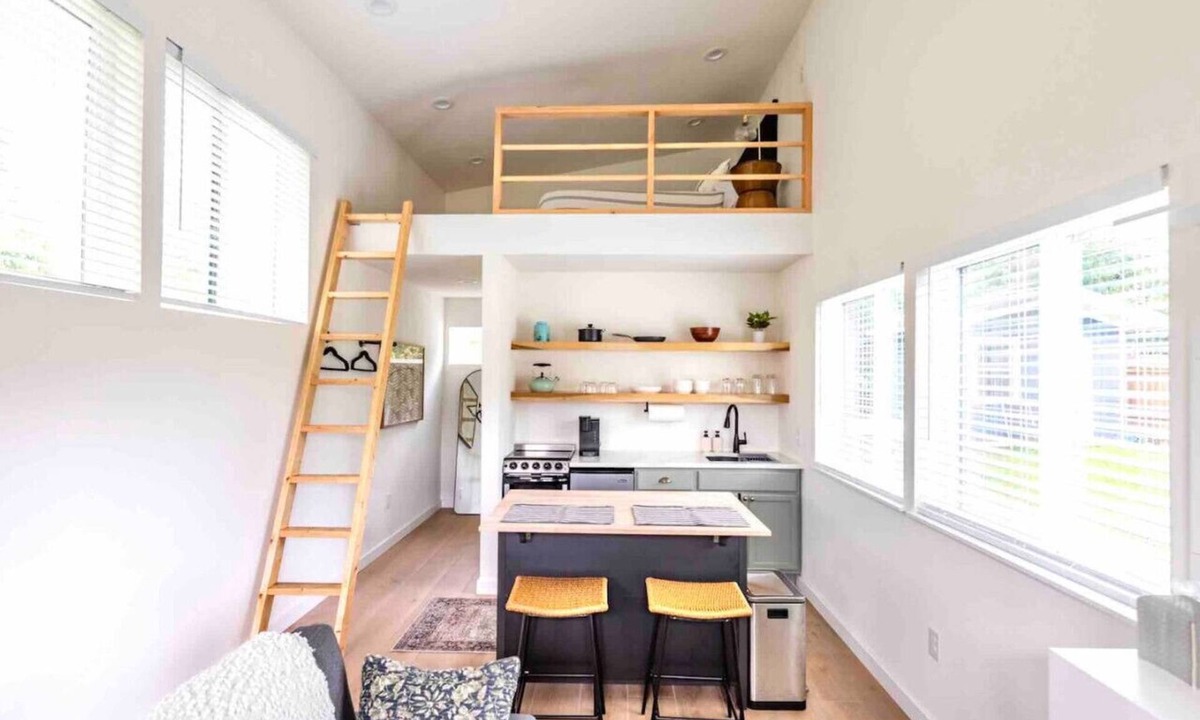 Windsor Park House | Extended Stay Retreat: Cozy yet Spacious Tiny Gem!
