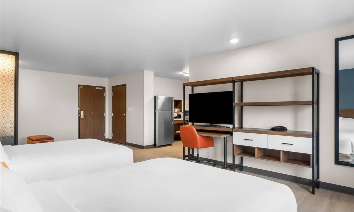 Cheyenne Hotel | Extended Stay Suites | 2 Units | Cheyenne WY Central Location