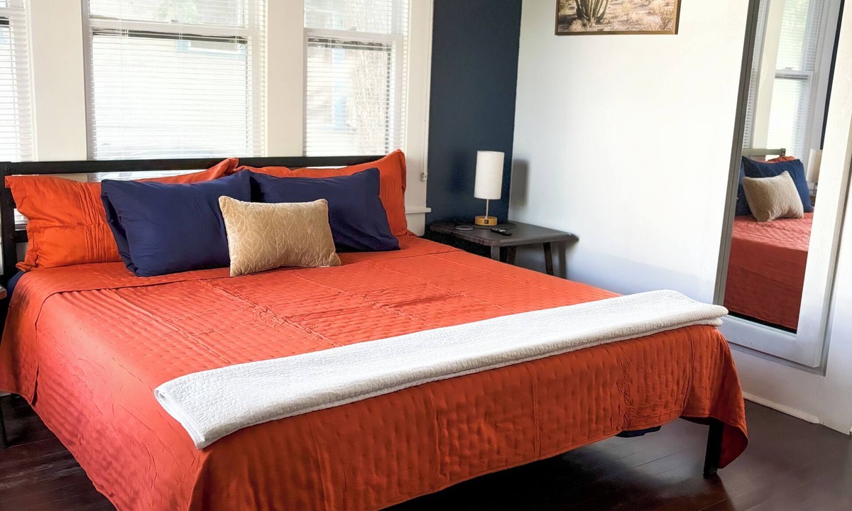 Southside House | Extended Stays Welcome! nNear SouthTown/Downtown San Antonio