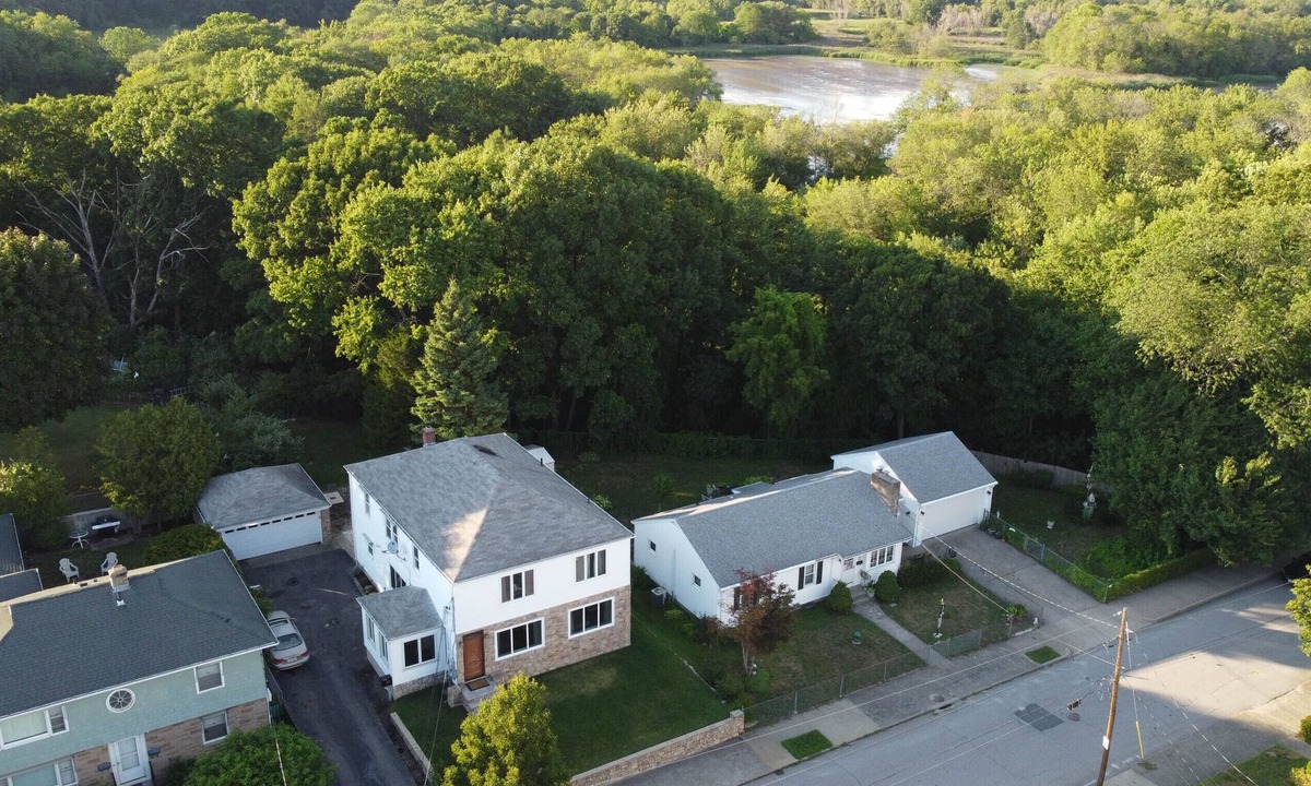 Central Falls House | Extraordinary 2-level Oasis 3 Kitchens Grps-25