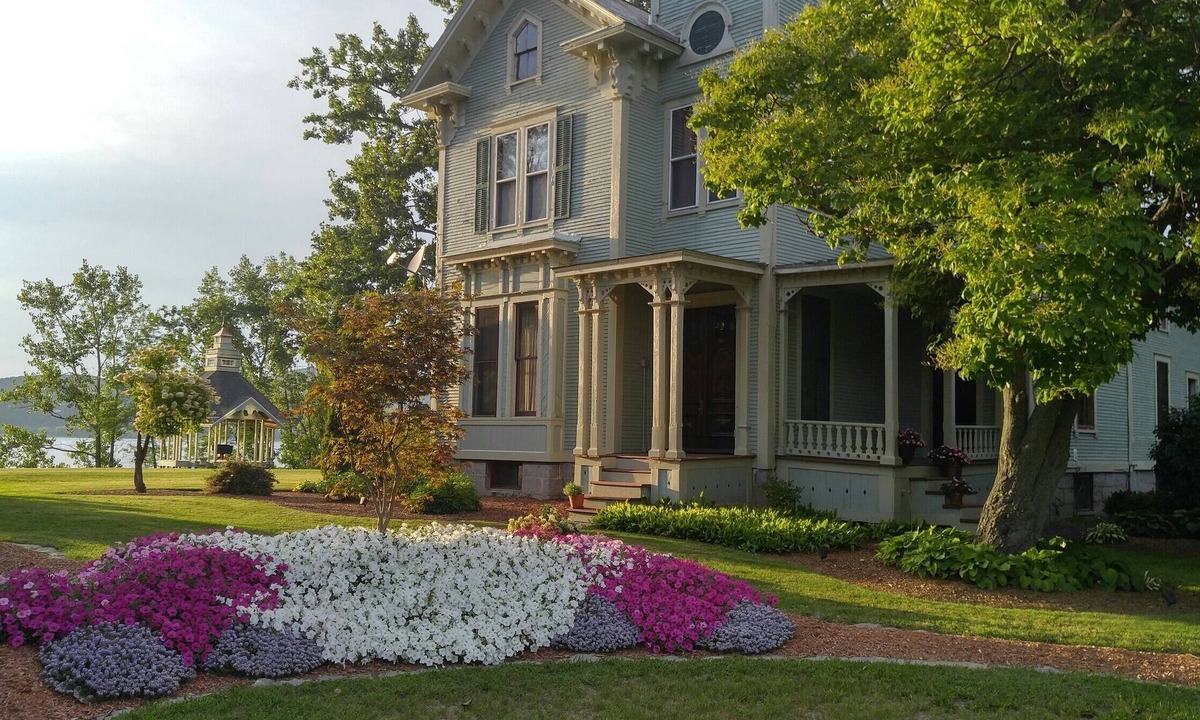 Moriah Center House | Extraordinary Victorian home on Lake Champlain