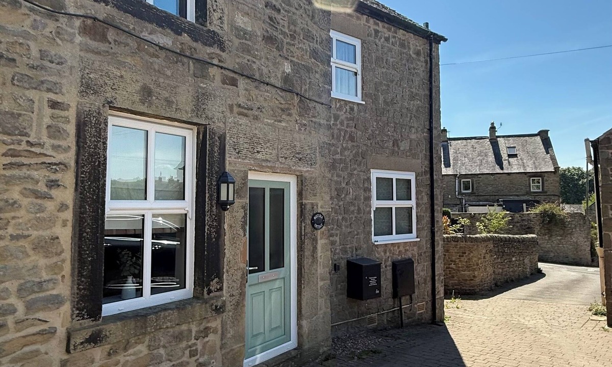 Litton Cottage | Eyam hikers hideaway.