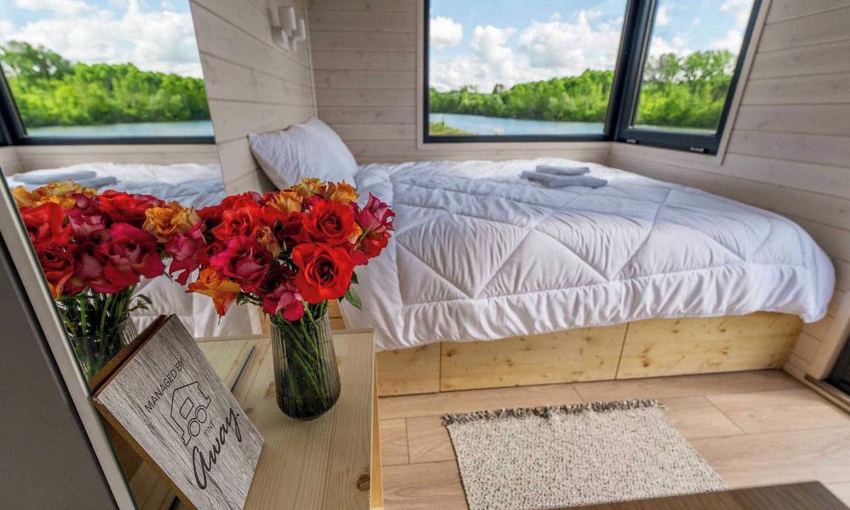 Ezy-sur-Eure House | Ezy House 2 by Tiny Away