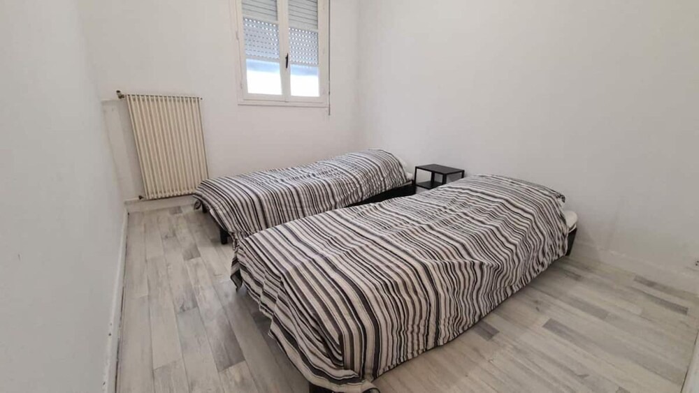 Trappes House | F 2. y. Close to Versailles