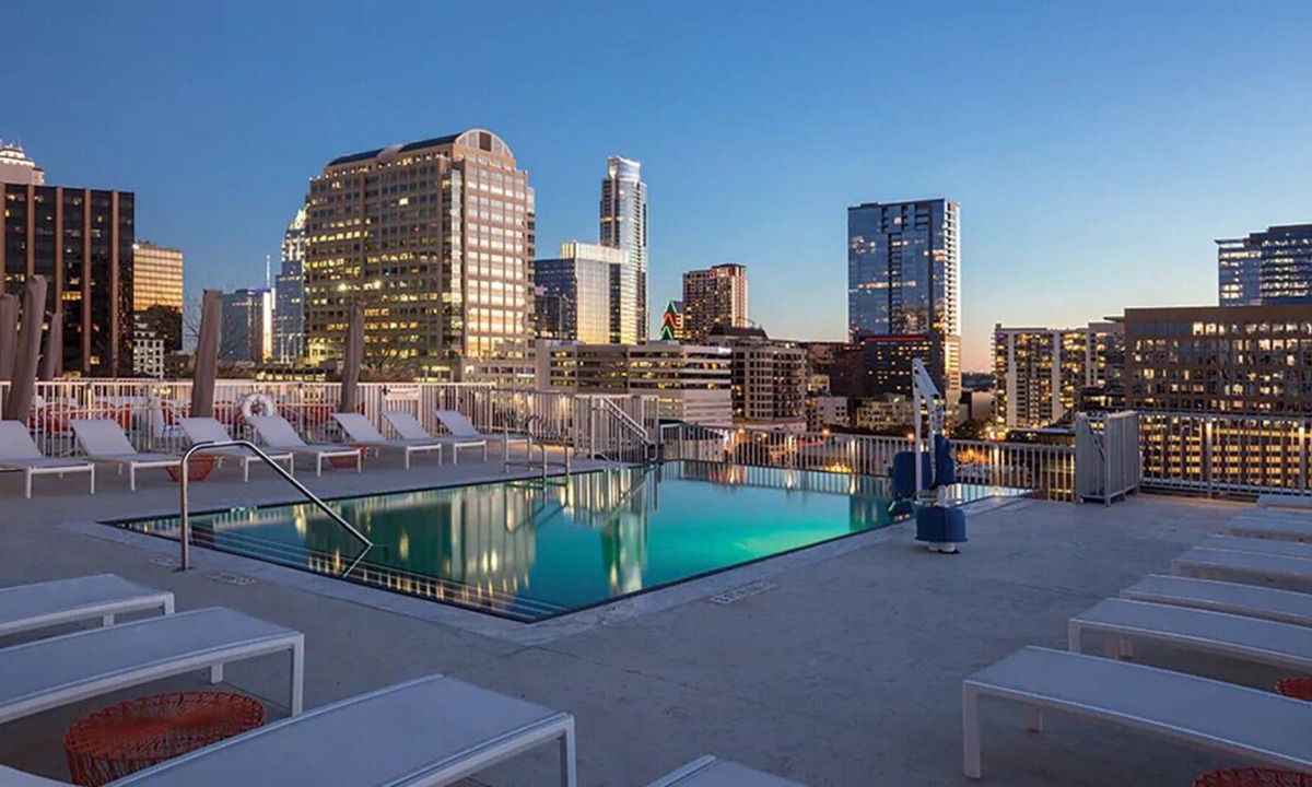West End Resort | F1 Austin 2023 Resort Suite Downtown Austin.