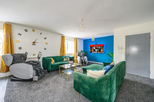 Batley Apartment | F1TR Luxurious & Comfy Stay