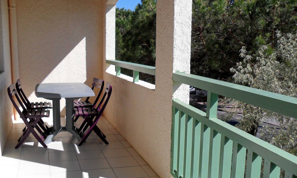 Le Port Apartment | F2 air-conditioned, near beach (for 4 people)