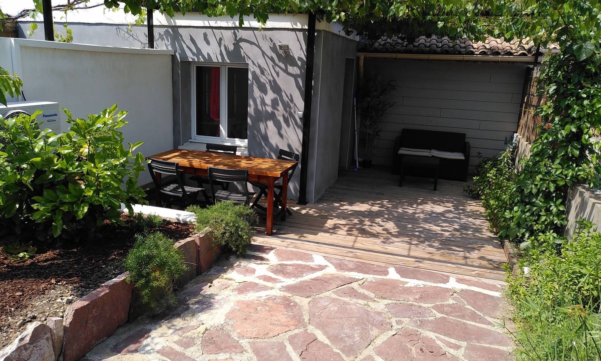 Saint-Jean-de-Vedas Apartment | F2 Calme, Terrace, Climatisation