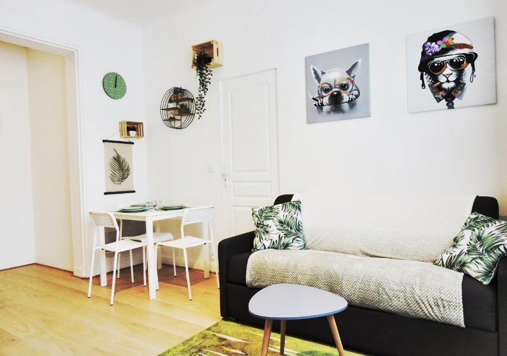 Madeleine-Champ de Mars Apartment | F2 Green Garden, Hyper Centre, Parking