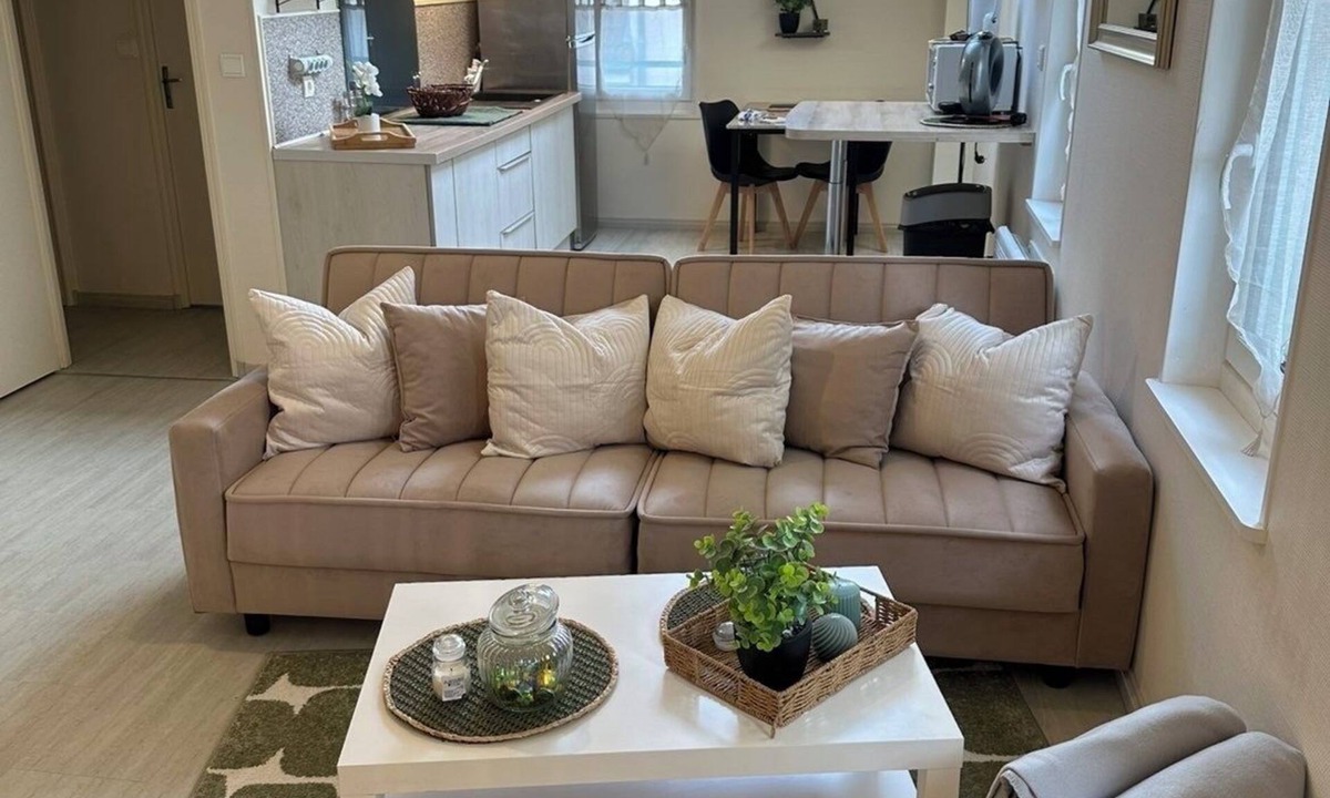 Chalons-en-Champagne Apartment | F2 Place République Centre - Bright & equipped