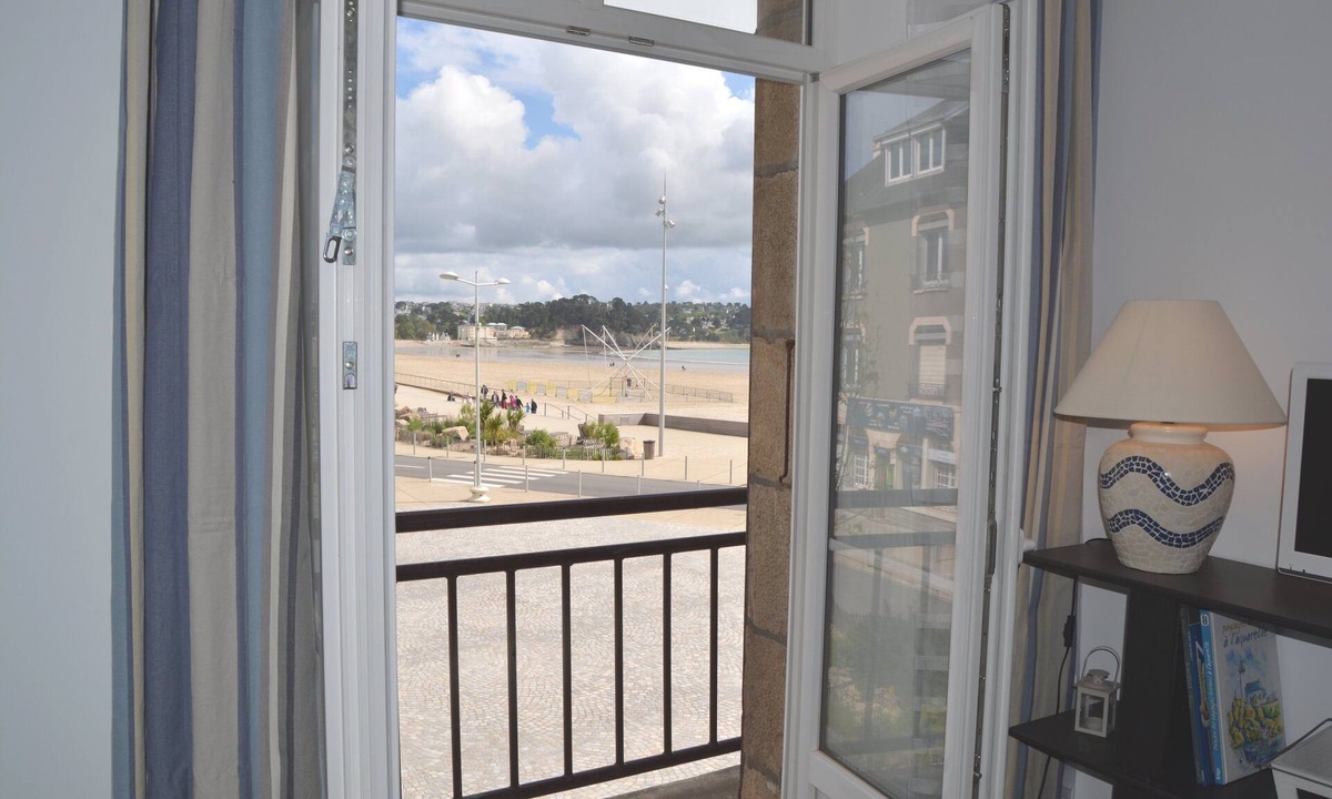 Crozon Apartment | F2 Sea and Morgat beach view with small balcony
