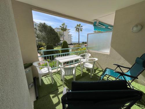 Golfe Juan Apartment | F2 Vue mer - Piscine - Climatisation - Parking