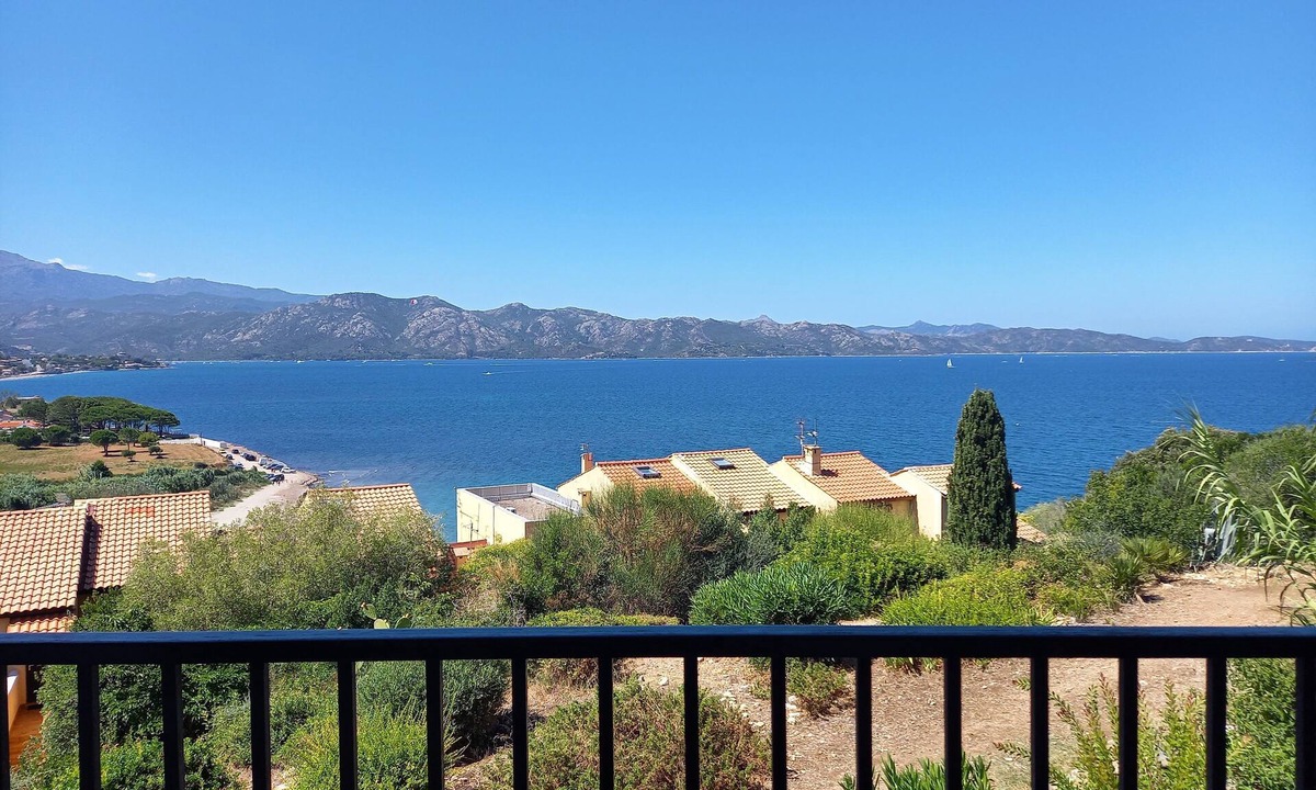 Patrimonio Apartment | F3 duplex with loggia beach 3 min walk, panoramic sunset view